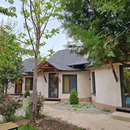 Happy Nomads Yurts & Hostel Karakol Exterior foto