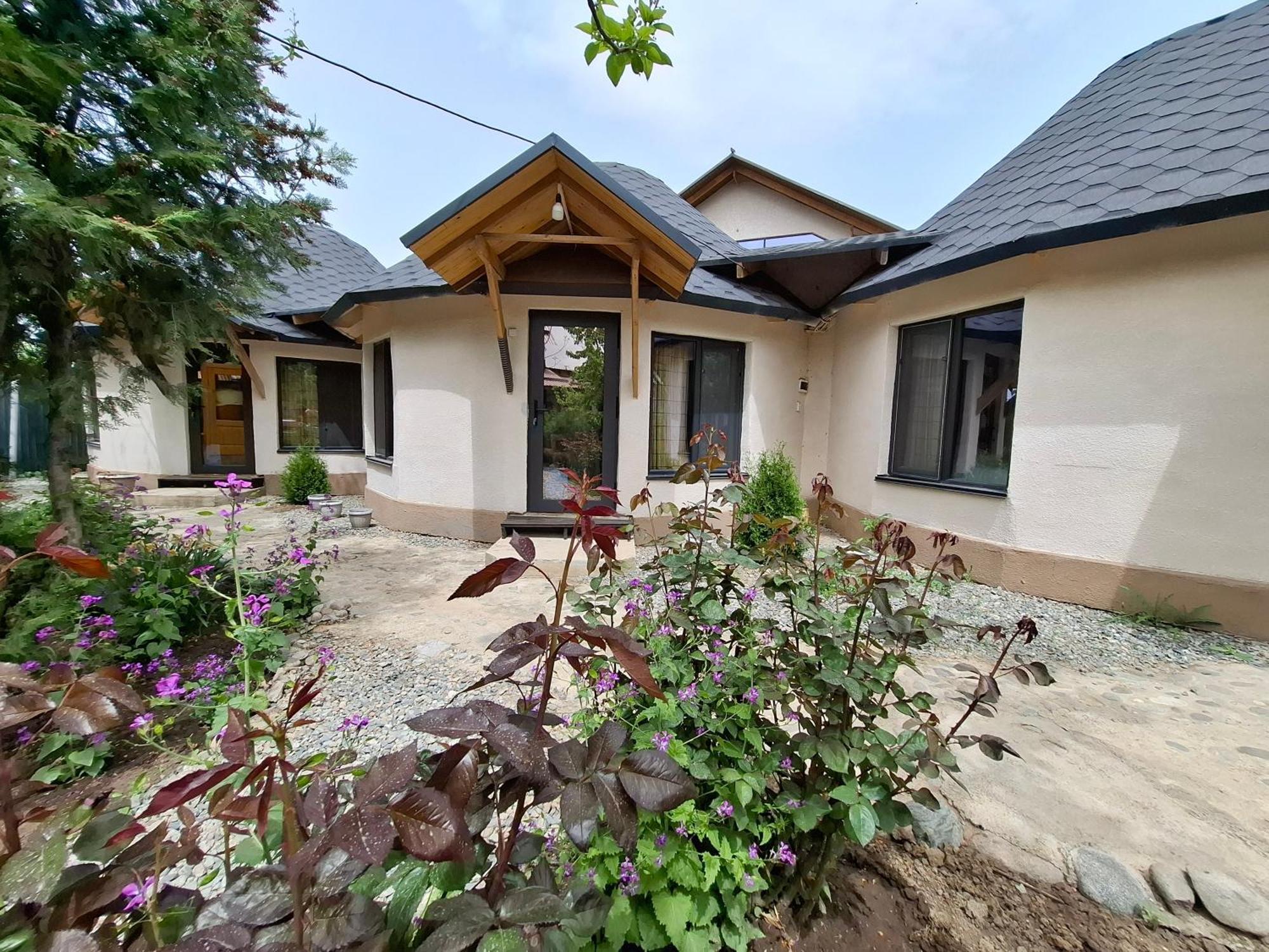 Happy Nomads Yurts & Hostel Karakol Exterior foto